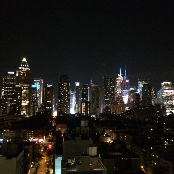 9/19/2014 tarihinde Andreas E.ziyaretçi tarafından Rooftop 48'de çekilen fotoğraf