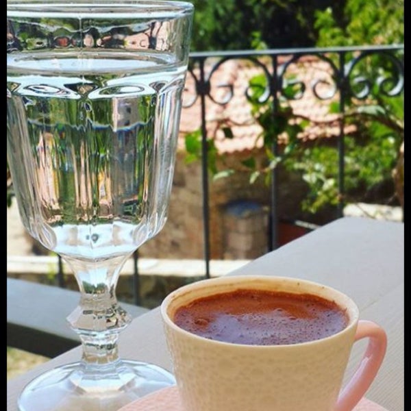 Foto tirada no(a) Refika Cafe por Öykü K. em 9/25/2016