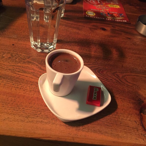Foto diambil di Benzin Cafe oleh Aleyna Ş. pada 12/20/2018