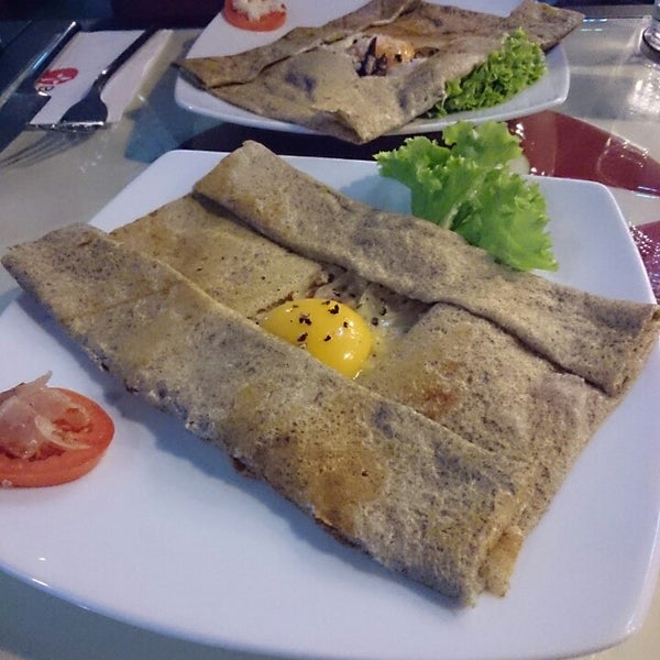 Photo taken at Breizh Crepes by Mananya W. on 12/14/2013