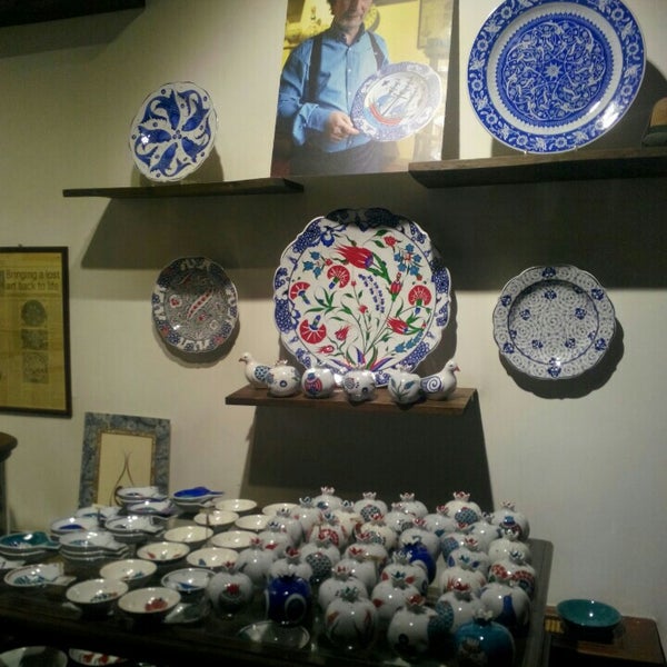 1/25/2016에 Yeliz Й.님이 İznik Çini Turkish Ceramics &amp; Tiles에서 찍은 사진