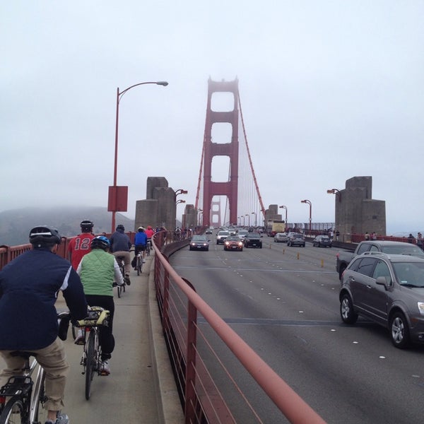 Foto diambil di *CLOSED* Golden Gate Bridge Photo Experience oleh Paul S. pada 7/28/2013