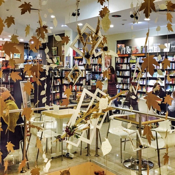 11/11/2015にAyşegül F.がGreenwich Book Centerで撮った写真