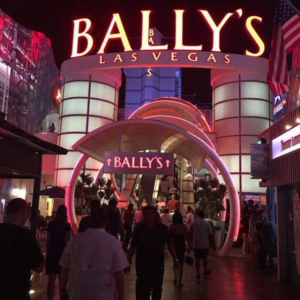 7/3/2017 tarihinde ShinRaziyaretçi tarafından Grand Bazaar Shops Las Vegas'de çekilen fotoğraf