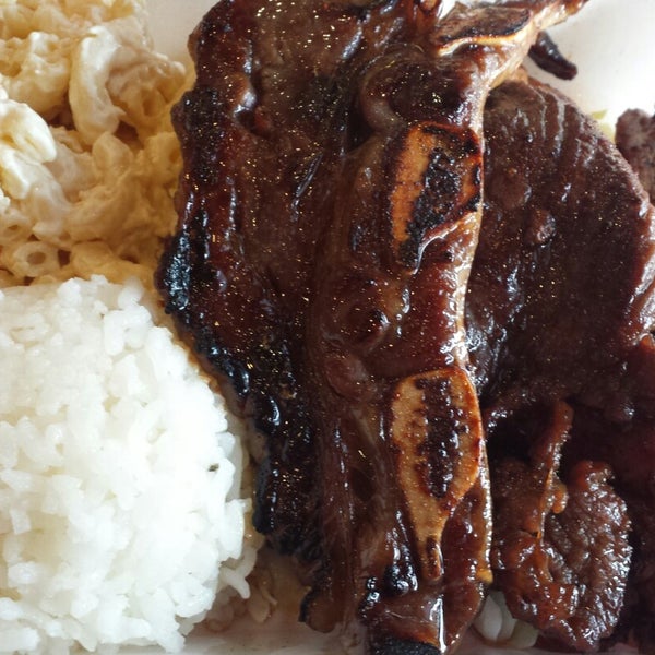 Photo taken at L&amp;L Hawaiian Barbecue by JC F. on 11/28/2014