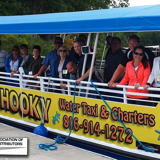 Foto scattata a Playin Hooky Water Taxi &amp; Charters, LLC da Playin Hooky Water Taxi &amp; Charters, LLC il 2/28/2014