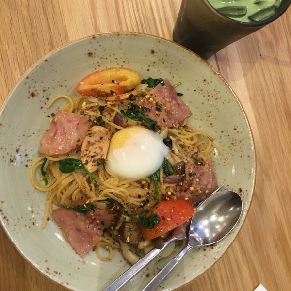 Must try the signature spaghetti  & matcha latte with ice cream 😋