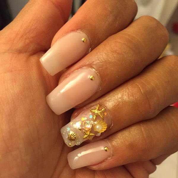 Deco Nails by Mari Hair Salon in Northwest Torrance