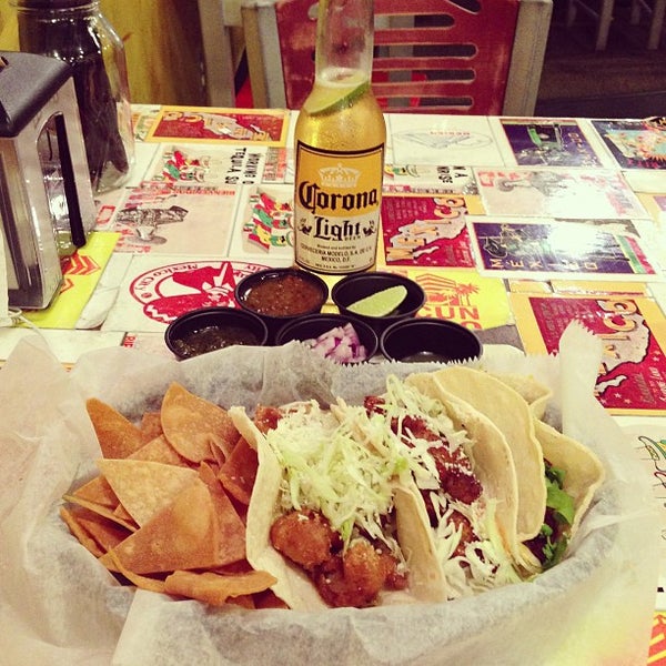 6/24/2013 tarihinde Chris H.ziyaretçi tarafından Picante! Fresh Mexican Grill'de çekilen fotoğraf