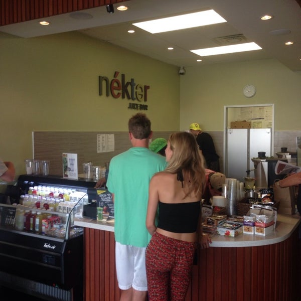 รูปภาพถ่ายที่ Nekter Juice Bar โดย Mark T. เมื่อ 9/6/2014