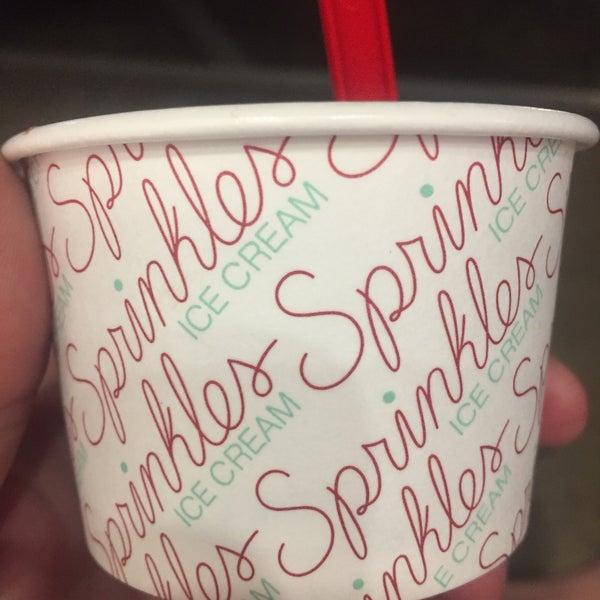 รูปภาพถ่ายที่ Sprinkles Dallas Ice Cream โดย Mark T. เมื่อ 6/16/2015