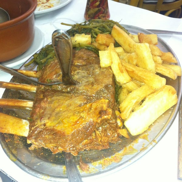 รูปภาพถ่ายที่ Restaurante Escondidinho โดย €du S. เมื่อ 12/20/2012