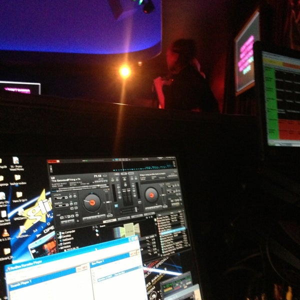 3/9/2013にErnel M.がGlitter Karaokeで撮った写真