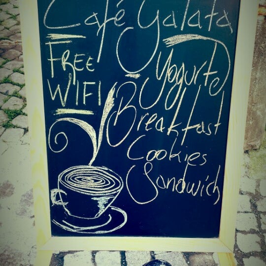 3/26/2014 tarihinde Umut Y.ziyaretçi tarafından Cafe Galata'de çekilen fotoğraf