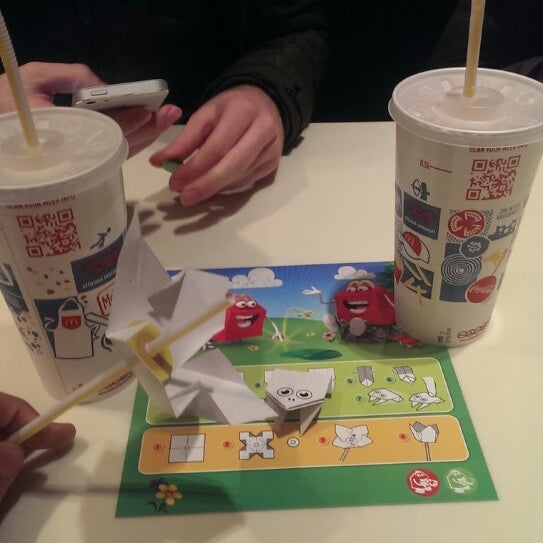 รูปภาพถ่ายที่ McDonald&#39;s โดย Mert-alp O. เมื่อ 3/19/2014