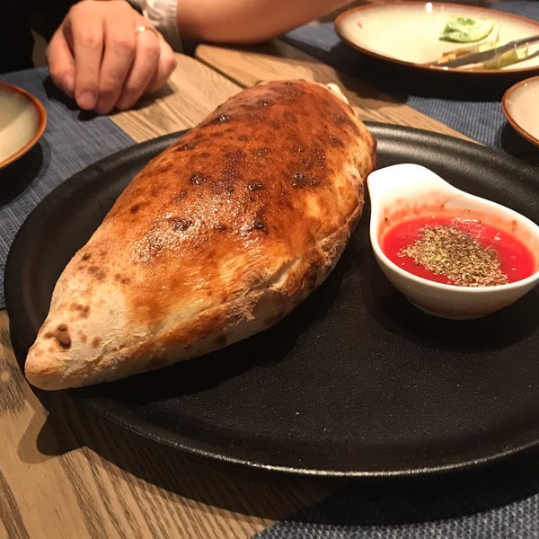 Foto diambil di Namo Pizzeria &amp; Italian Restaurant oleh でっちん pada 9/18/2019