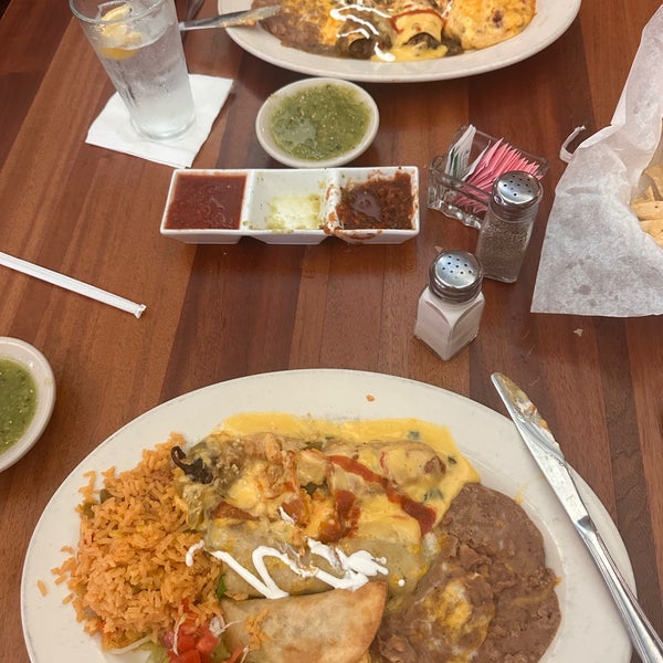 Foto diambil di Abuelo&#39;s Mexican Restaurant oleh Aysha S. pada 7/22/2023