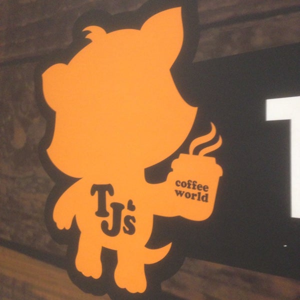 Foto diambil di TJ&#39;s Coffee World oleh Thikshan A. pada 5/8/2014
