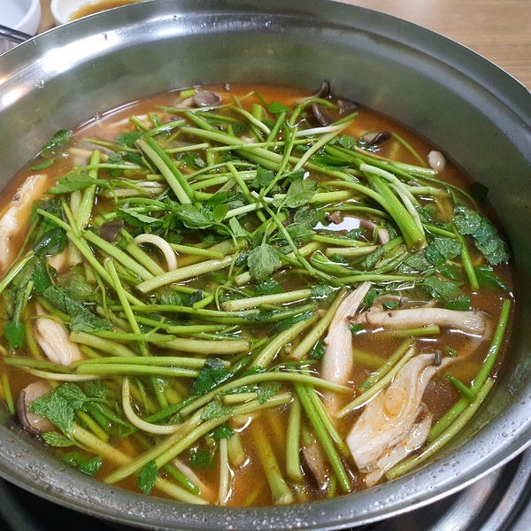 홍두깨 칼국수 마당 - 한남동 - 용산구 대사관로31길 19-6에서의 사진
