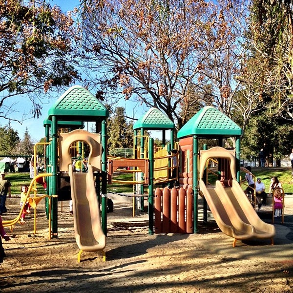 Photos at Roxbury Memorial Park Beverly Hills, CA