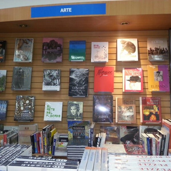 diario Cambiarse de ropa niebla tóxica Libreria Española - Parque la Carolina - Quito, Pichincha