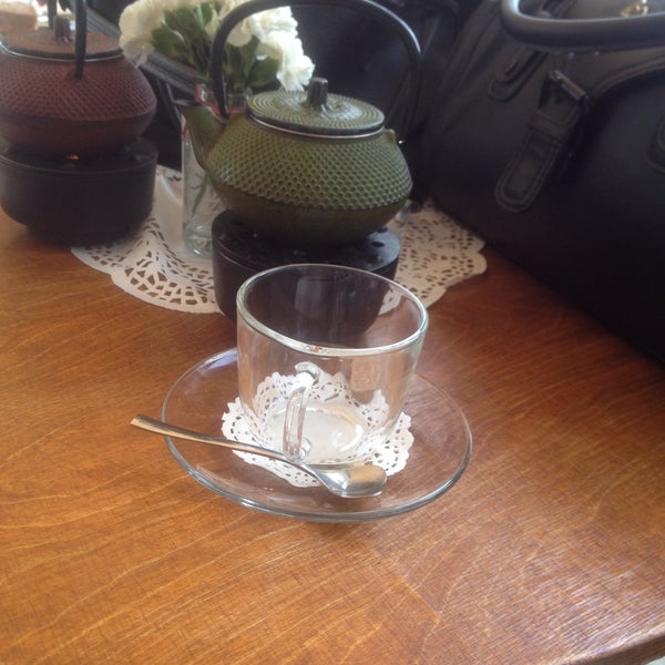 2/24/2015 tarihinde Ece O.ziyaretçi tarafından Tea &amp; Pot'de çekilen fotoğraf