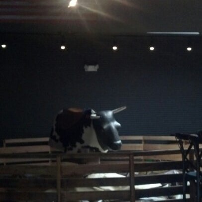 5/19/2013 tarihinde James R.ziyaretçi tarafından The Stewed Cow'de çekilen fotoğraf