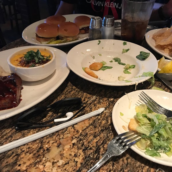 Photo taken at BJ&#39;s Restaurant &amp; Brewhouse by ABDULMAJEED 8. on 8/24/2019