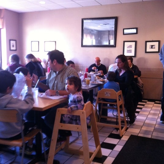 10/21/2012 tarihinde Kathleen H.ziyaretçi tarafından Ardmore Station Cafe'de çekilen fotoğraf