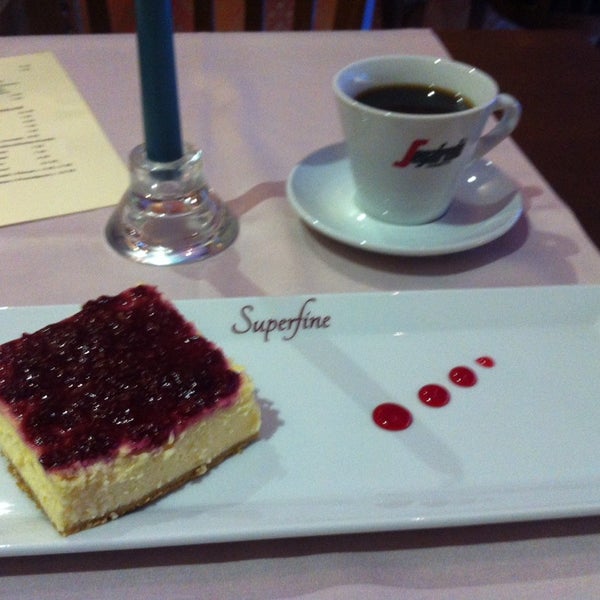 Foto tomada en Superfine Cafe  por Selcuk K. el 4/9/2014