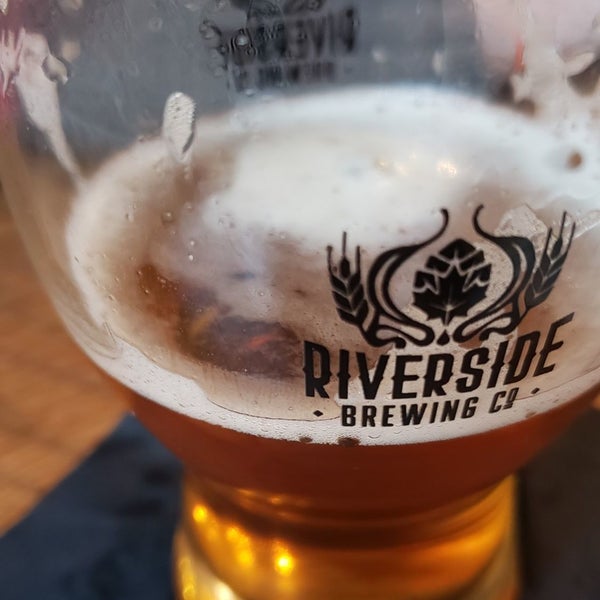 Foto diambil di Riverside Brewing Company oleh Ami H. pada 10/27/2019