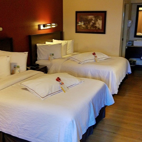 Red Roof Plus Pittsburgh South Airport Pittsburgh Pa - 