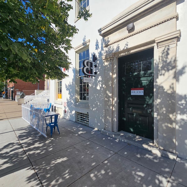 Bricks American Steakhouse Downtown Erie'de Steakhouse