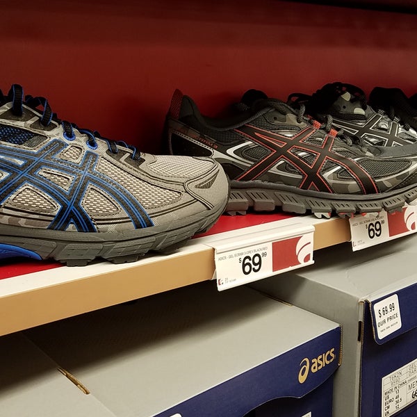 Famous footwear hot sale grove city outlets