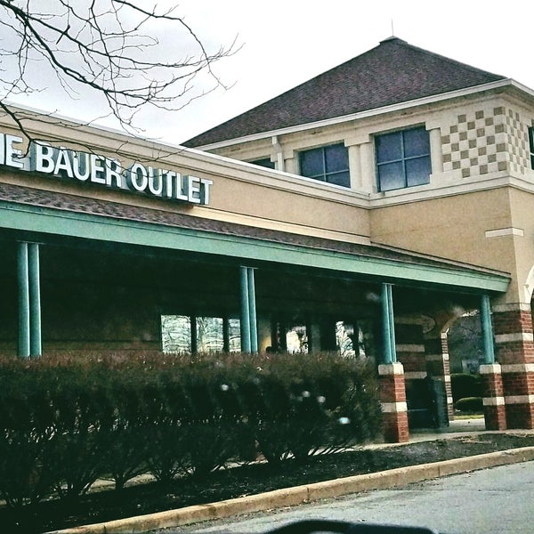 Eddie Bauer Outlet Clothing Store in Grove City