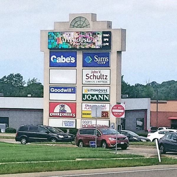 Summit Towne Center Upper Peach 37 visitors