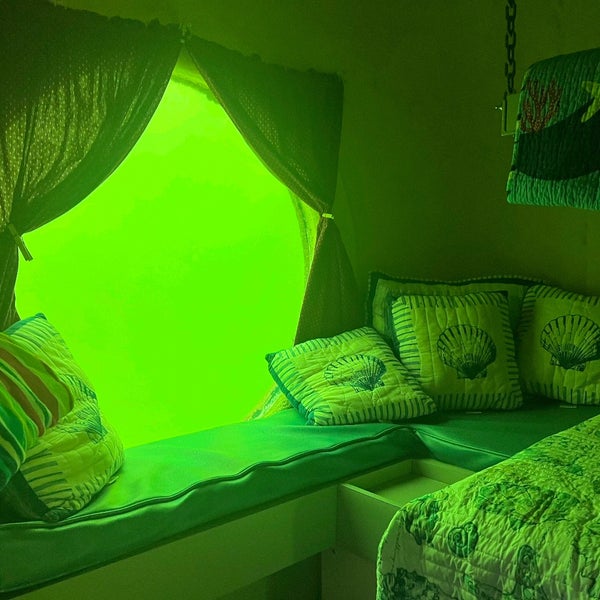 Jules Undersea Lodge отель