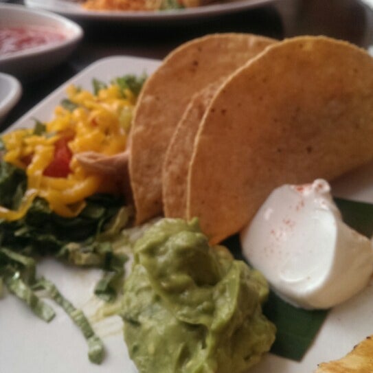 Foto tirada no(a) Lalo&#39;s Fine Mexican Cuisine por Kristina W. em 5/15/2014