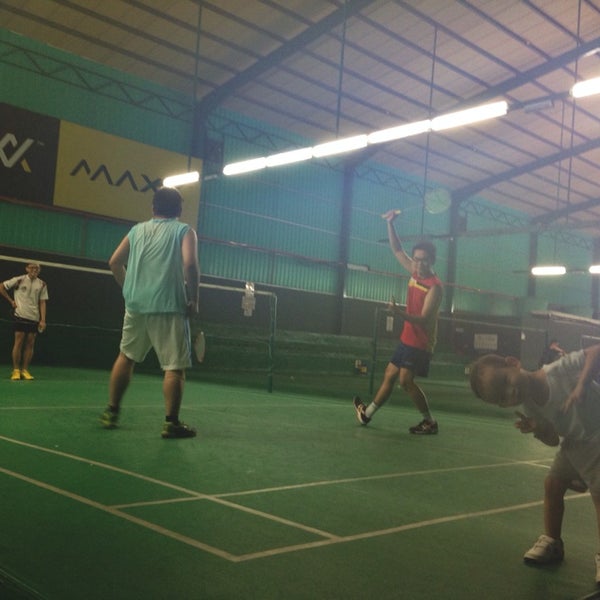 Golden sports. Сборная волейбола Юстинский район Калмыкия. ЛИНИНГ центр бадминтон. Цаган Аман школа. Сборная ветераном волейбола Юстинский район Калмыкия.