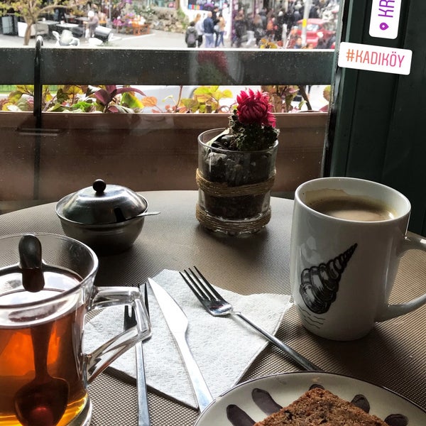 4/7/2018 tarihinde Salih Y.ziyaretçi tarafından Kropka Coffee&amp;Bakery'de çekilen fotoğraf