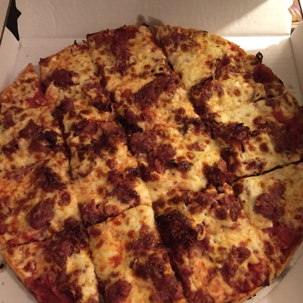 Снимок сделан в Pizano&#39;s Pizza &amp; Pasta пользователем Carlos L. 11/15/2016