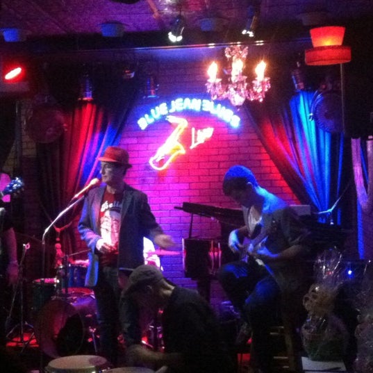 Photo taken at Blue Jean Blues by Marly Q. on 12/5/2012