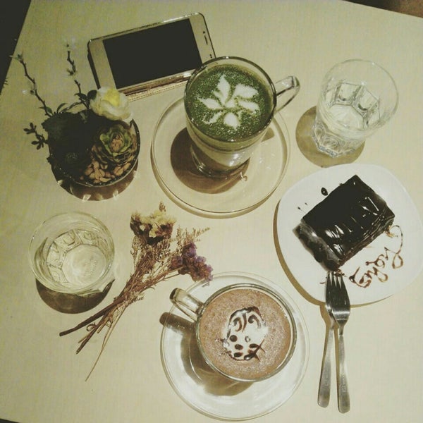 Photo taken at Doi Chaang Coffee by Morning Jolt by Jacy 🌸 on 8/18/2015