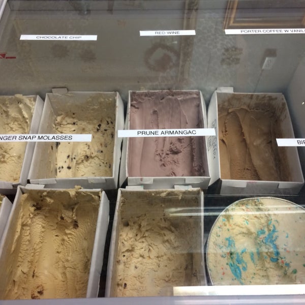 Great selection of flavors that rotate nearly every day or week! There's dairy ice cream, dairy-free, ices and sorbets! Some summer flavors: mango lassi, passion fruit, prune Armagnac, red wine etc.
