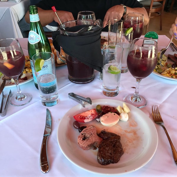 Das Foto wurde bei Espetus Churrascaria von Jeremy S. am 10/28/2017 aufgenommen