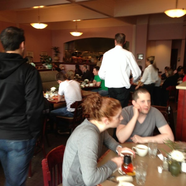 4/6/2013 tarihinde Marquis K.ziyaretçi tarafından Cadillac Cafe'de çekilen fotoğraf