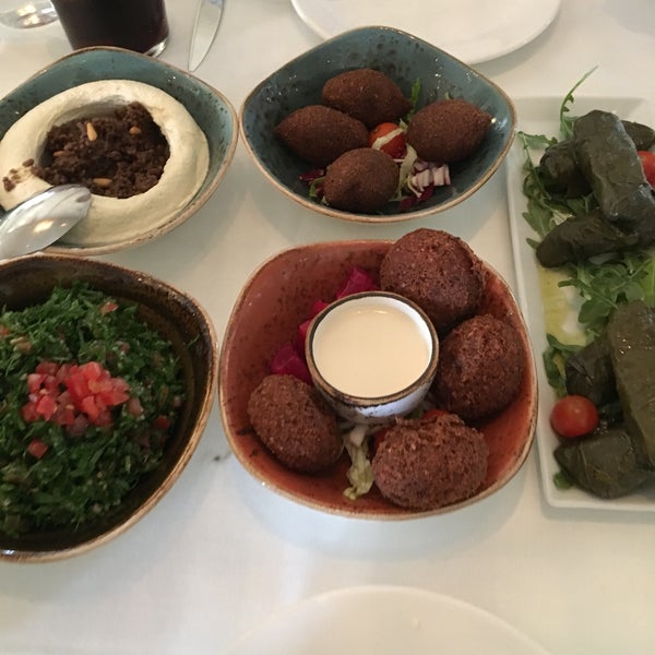 Das Foto wurde bei Restaurante Du Liban von Niko A. am 7/8/2017 aufgenommen