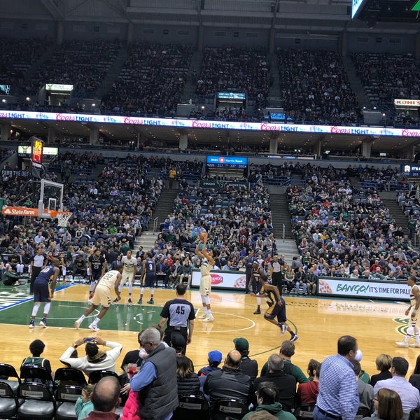 Foto tirada no(a) BMO Harris Bradley Center por Hussain A. em 2/25/2018