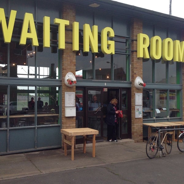 Photo prise au St Botolph&#39;s Waiting Room par Alexandra D. le4/23/2014