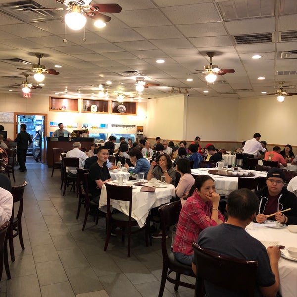 Foto tirada no(a) Confucius Seafood Restaurant por Deven N. em 5/4/2019